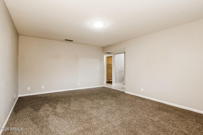 019-photo-basement-15064430