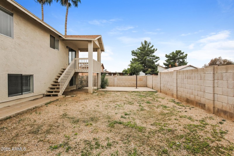 020-photo-rear-view-15064426