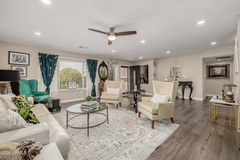 12 - Candlelight 12311