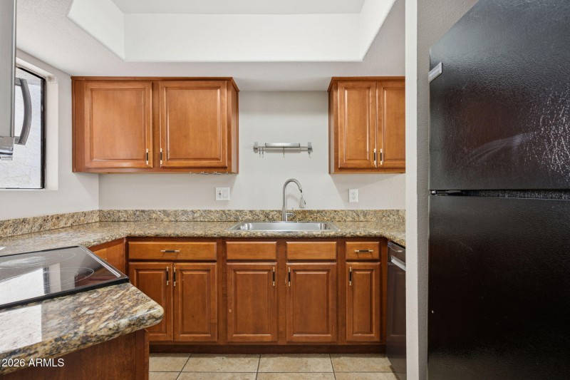 7-web-or-mls-935-n-granite-reef-rd-89