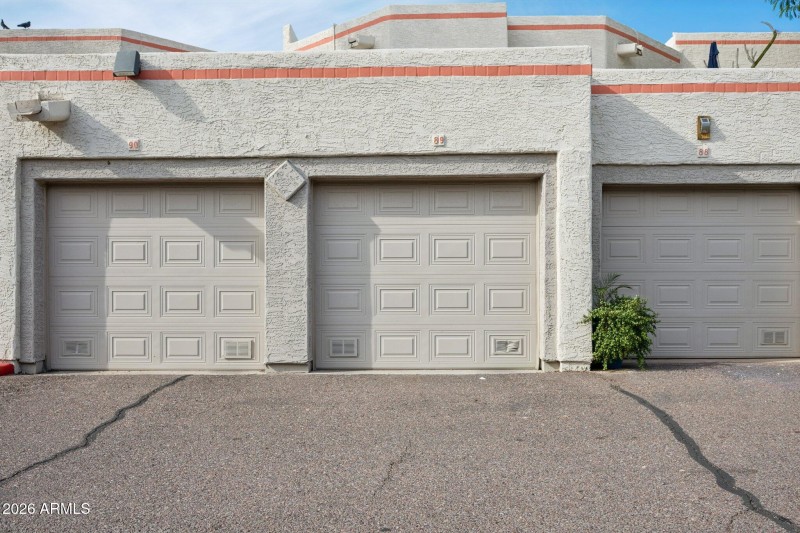 30-web-or-mls-935-n-granite-reef-rd-89