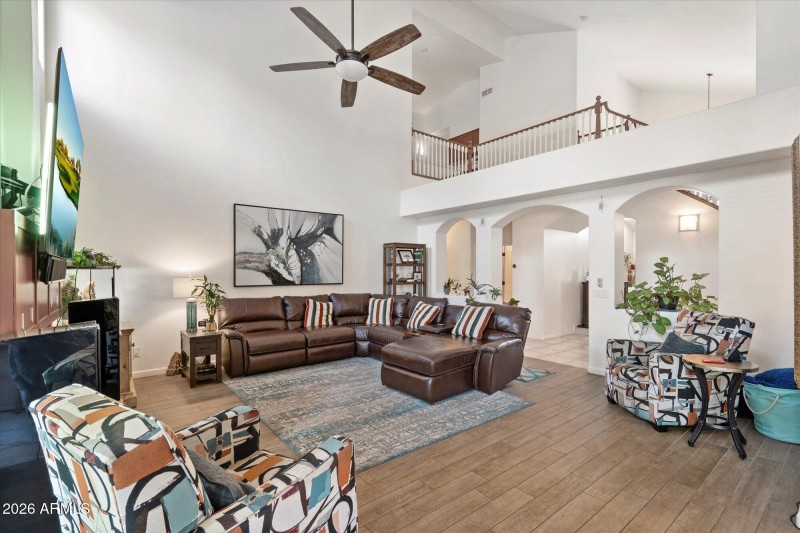 Spacious Family Room Retreat
