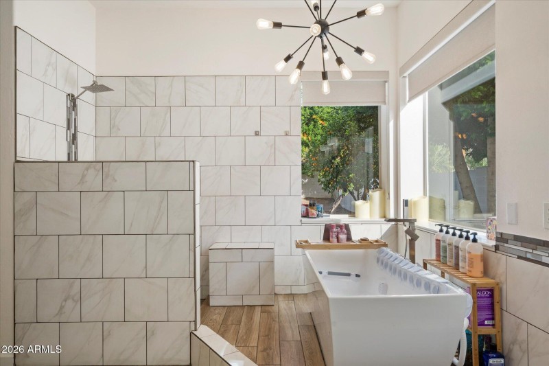 Spa-Inspired Soaking Tub