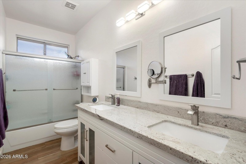Updated Dual Sink Bathroom