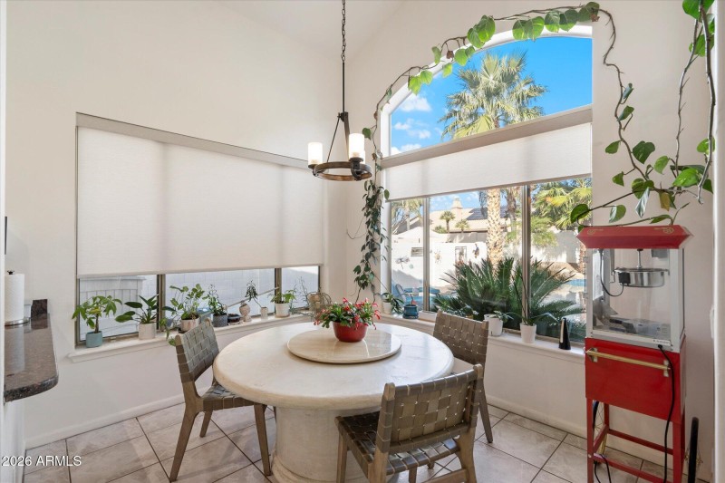 Sunny Eat-In Kitchen Nook