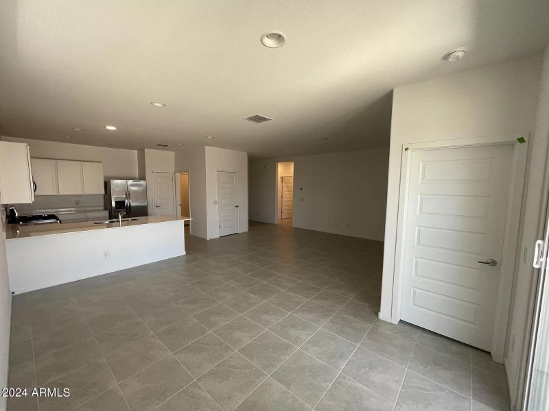 597a944055a399596334bee0c83e65b5-uncropp