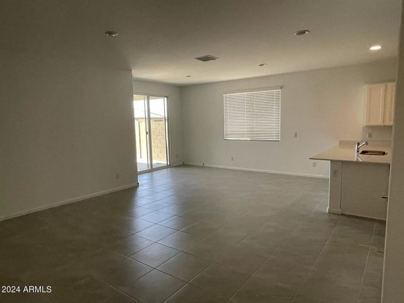 fe313ae307ec6a6faf231a780184b657-uncropp