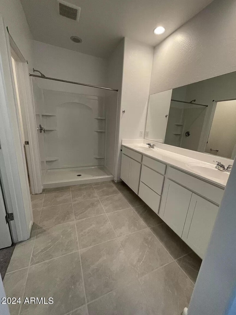 be26a25809345d9d1a207d7ff9a8e2f4-uncropp