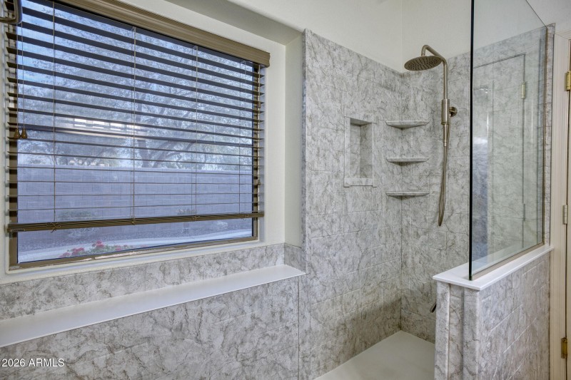 16125 W Latham St Goodyear - 602