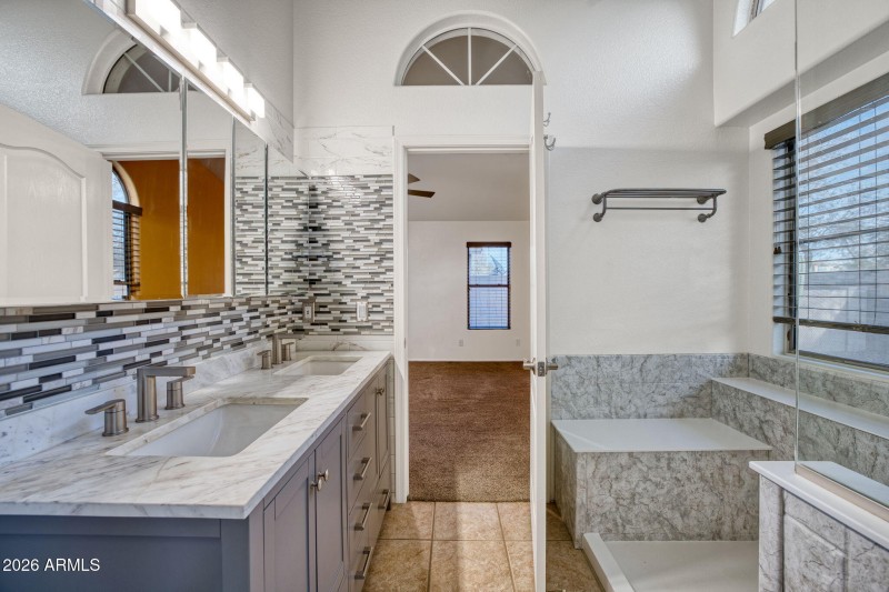 16125 W Latham St Goodyear - 605