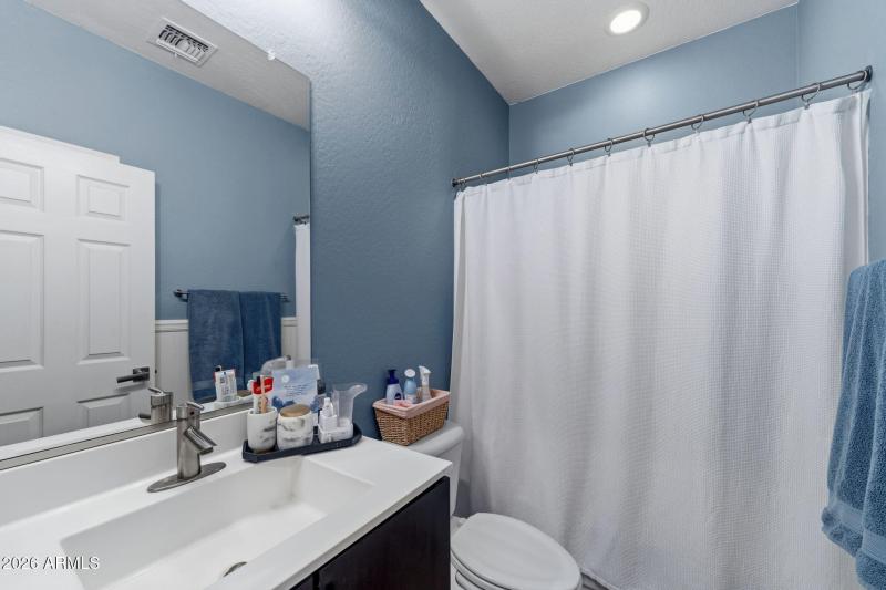 028__4591 E Waterman St