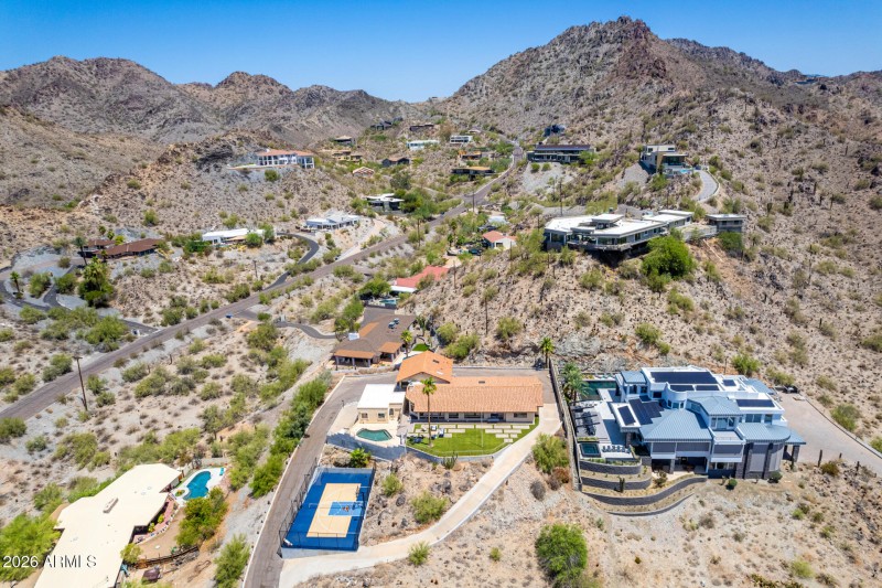 Amazing Property with Mountain Views!
