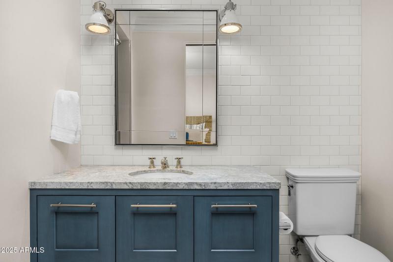 guest bathroom1