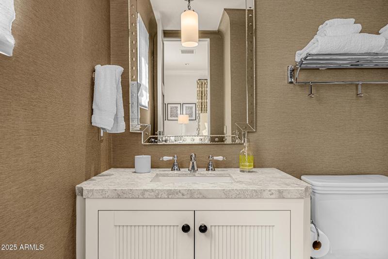 guest bathroom2