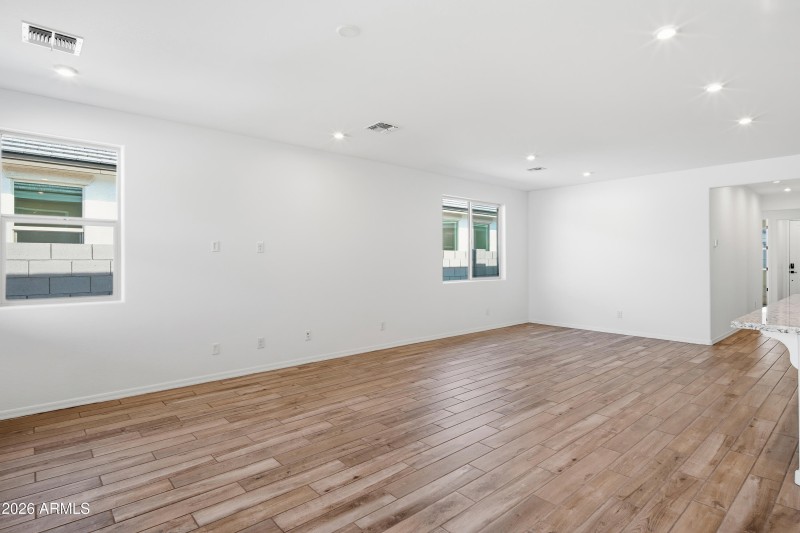 Acacia Foothill-vacant-15