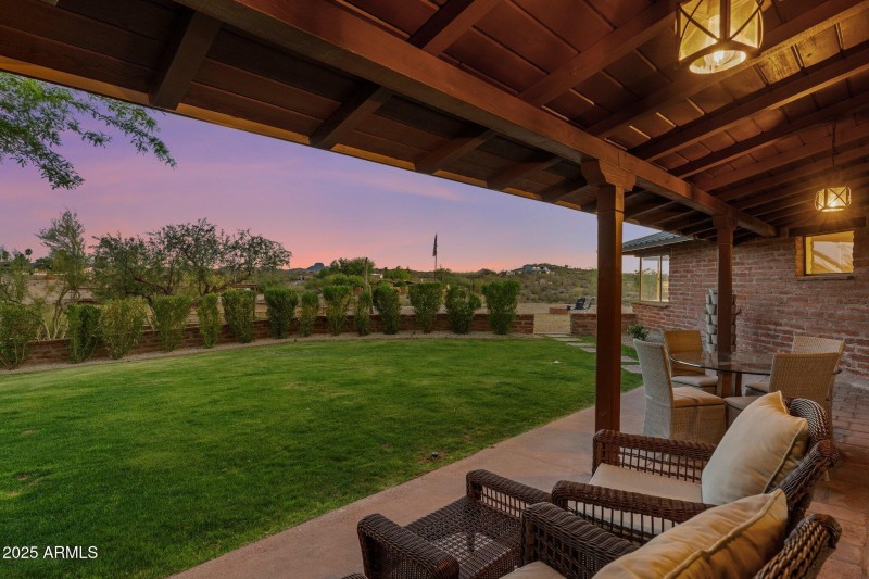 890 W Palo Verde Dr