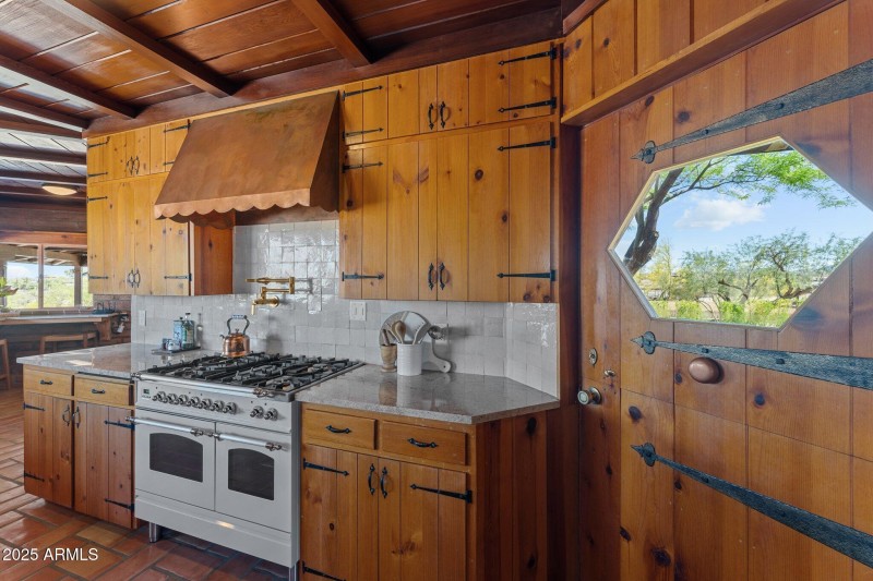 890 W Palo Verde Dr