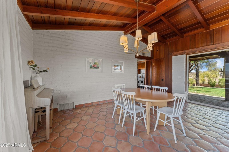 890 W Palo Verde Dr