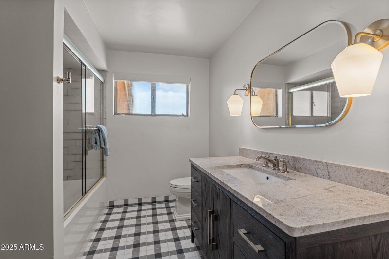 890 W Palo Verde Dr
