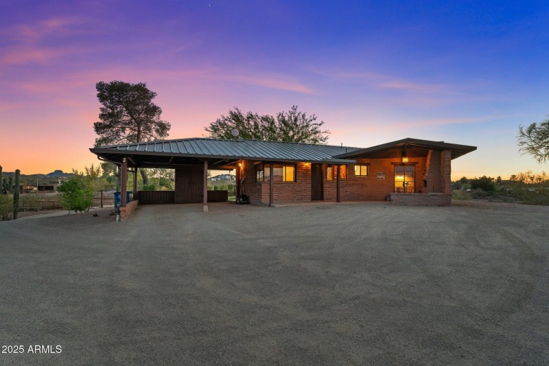 890 W Palo Verde Dr