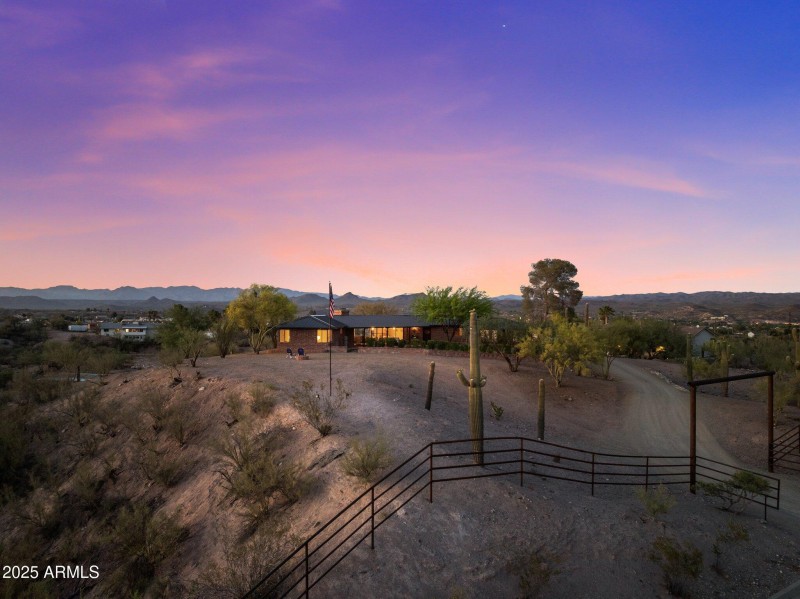 890 W Palo Verde Dr