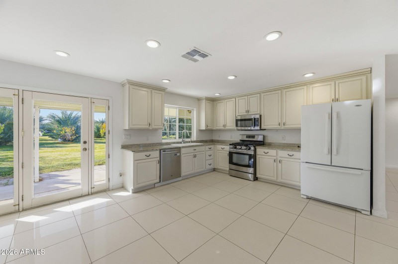 16-web-or-mls-13839 E Morgan Drvie - Mai