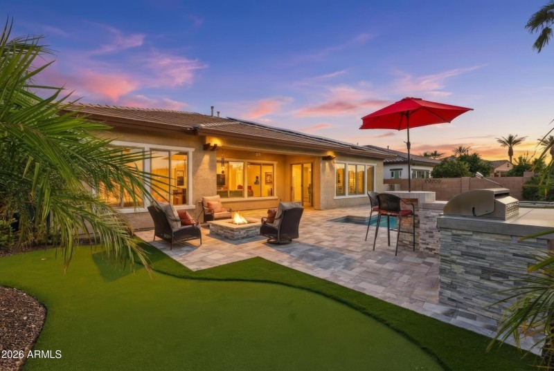 IMG_9917_twilight_6626c79a-d3d7-4867-847