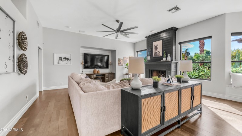 2731 E Capricorn Pl (35)