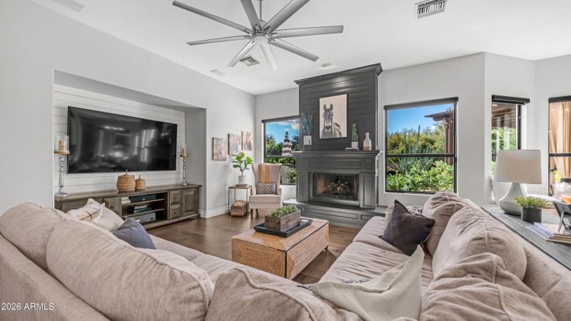 2731 E Capricorn Pl (36)