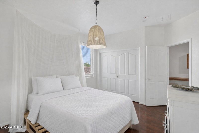 B6DFD9C8-BA2F-4D0B-9483-C7799F6F4541