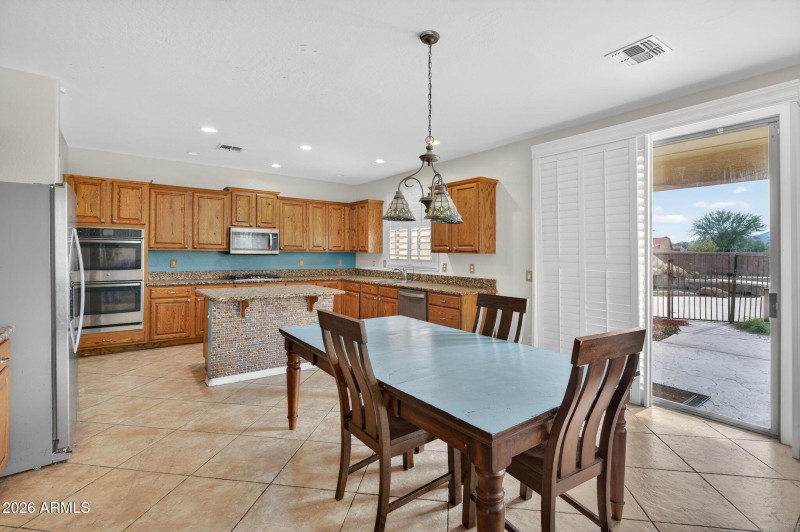 70-web-or-mls-Ravenswood_07 (2)