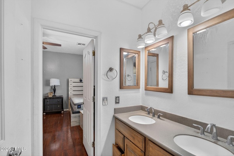 40-web-or-mls-Ravenswood_40