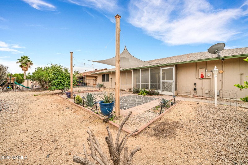 9422 W Manzanita Dr-27