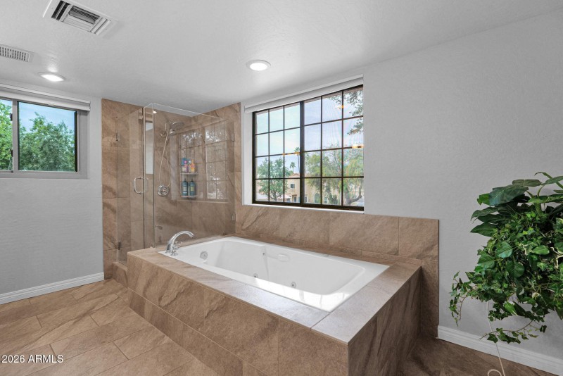 Primary Bath w separate shower/tub