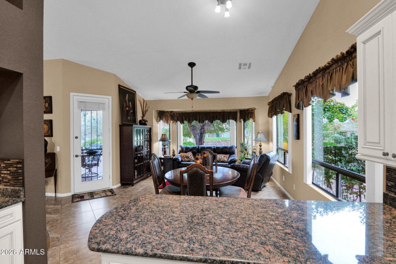 5534 Feather Bush - 12Dining