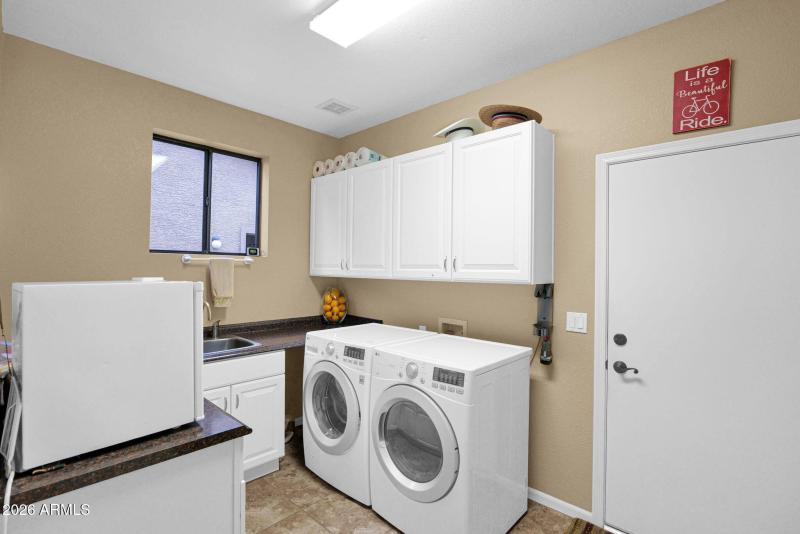 5534 Feather Bush - 25Laundry Room