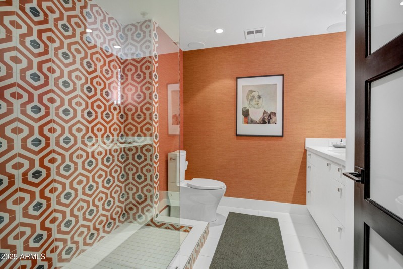 019_Bathroom 2