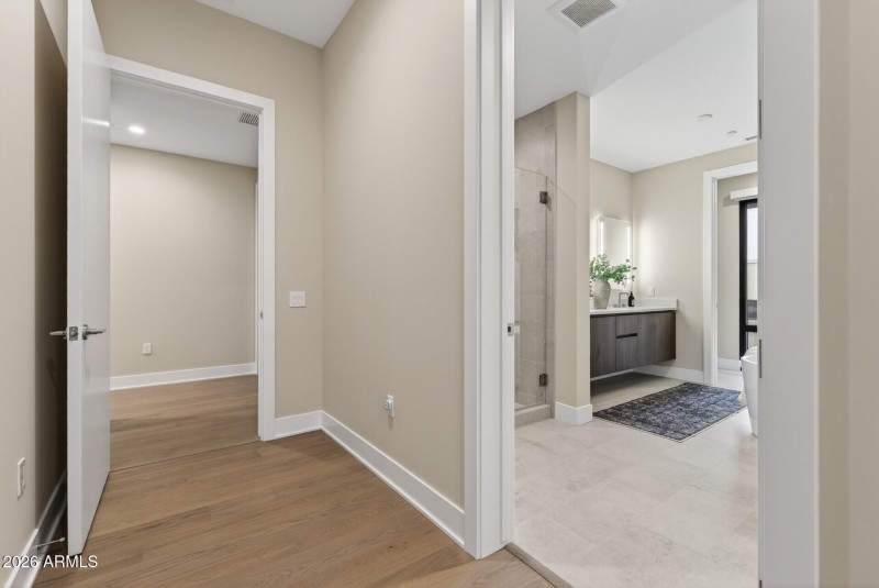 53_19355_N_73rd_Way53_mls