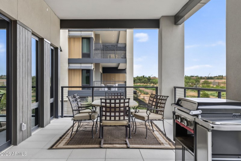 74_19355_N_73rd_Way74_mls