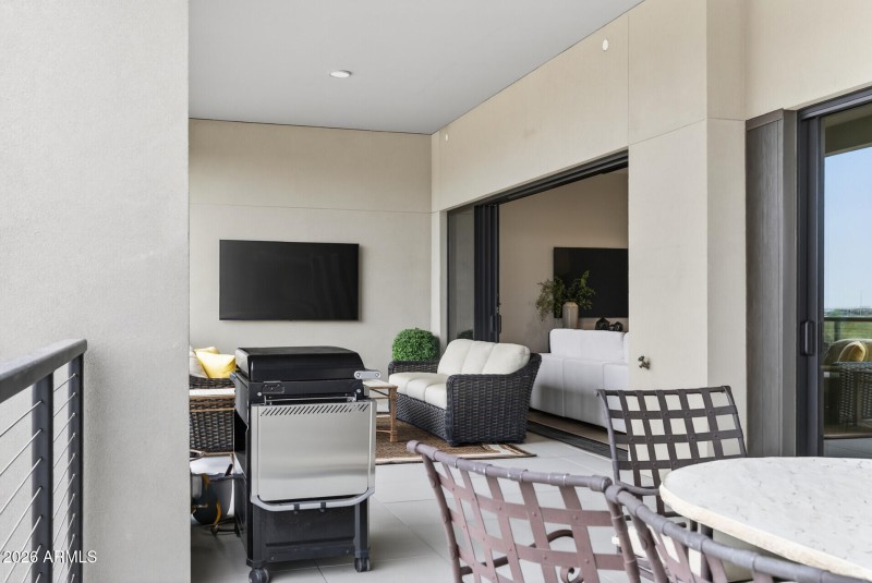 77_19355_N_73rd_Way77_mls