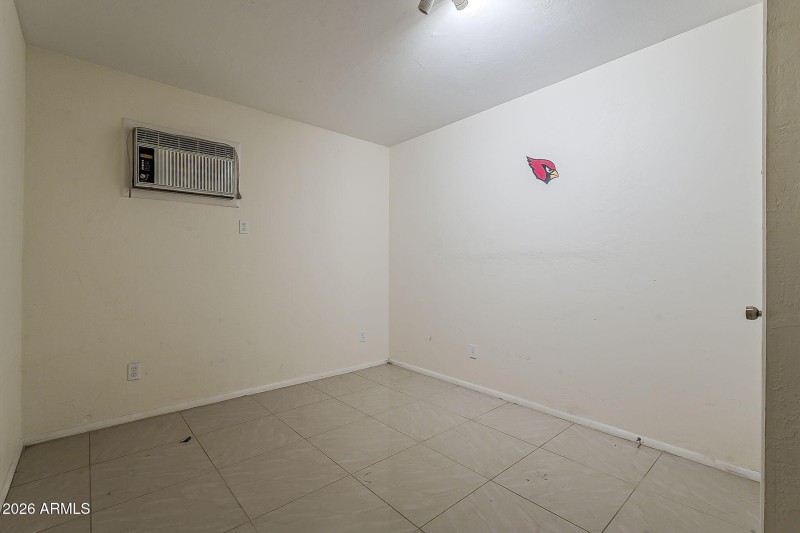 41-web-or-mls-Julie-41