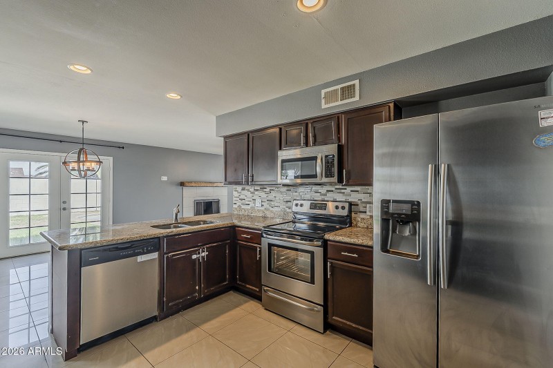 12-web-or-mls-Julie-12