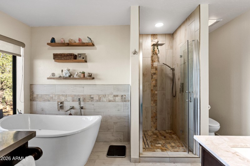 40-Primary Bathroom Tub & Shower