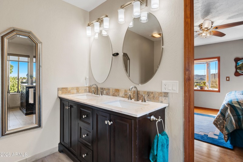 41-Primary Bathroom Vanity