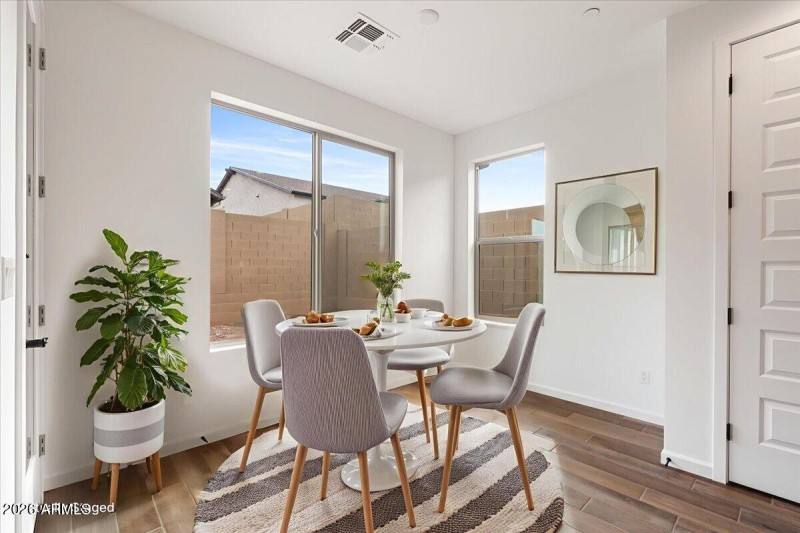 10-379 Malachite Dining Area Virtually S