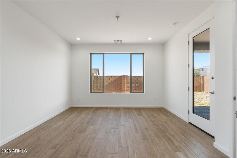 13-833 Eugene Primary Bedroom