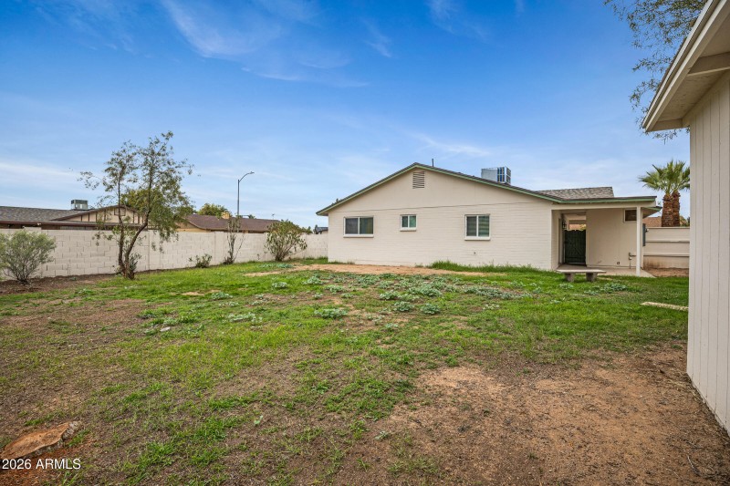 4343 W Sierra St-23
