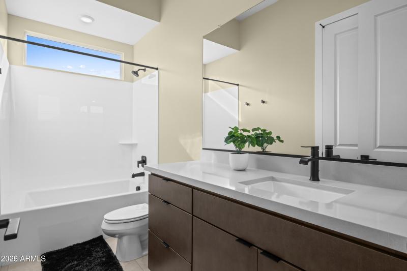 Guest bathroom 2