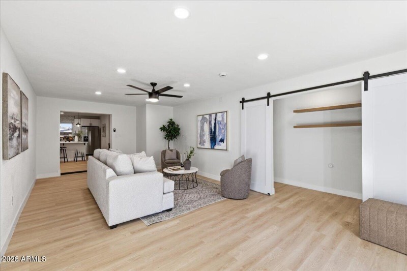 08-4210_N_18th_Ave_8