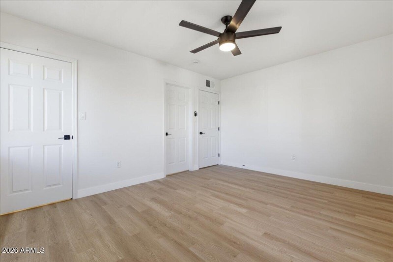 03-4210_N_18th_Ave_3